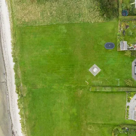 Дом отдыха Lovely In With Sauna *