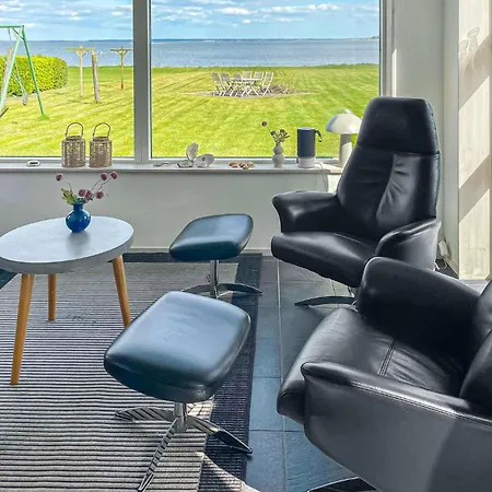 Holiday home Front In With House Sea View *